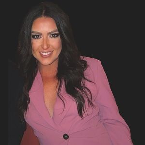 Meet your Posher, Haliegh